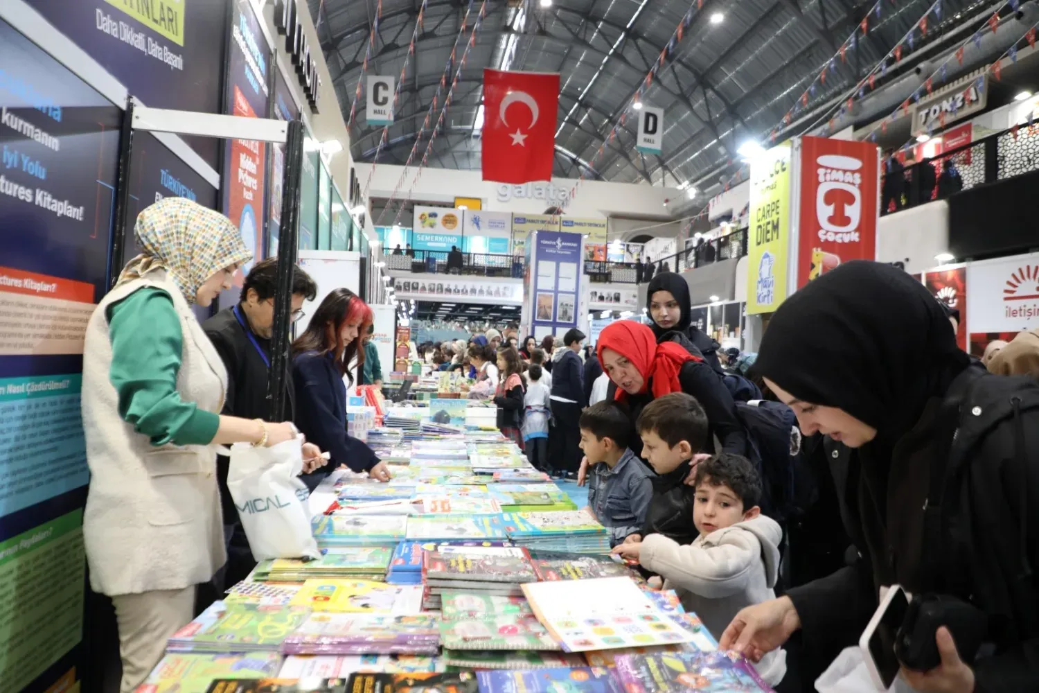 Bursa İnegöl 9. kez 'Kitap Günleri'ne kapı açtı