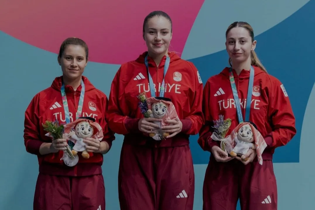 Bursa Büyükşehir'li Özge Yılmaz'dan masada gümüş madalya