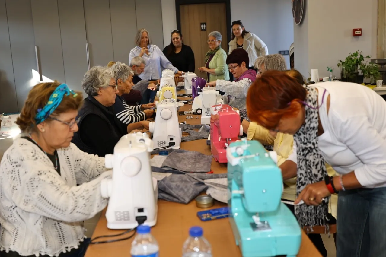 İzmir Efes Selçuk’ta kadınlara ücretsiz dikiş atölyesi