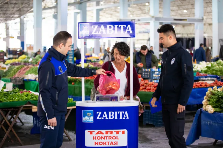 İzmir Narlıdere pazarında kapsamlı denetim