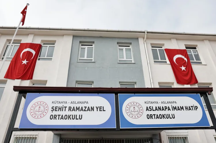 Kütahya’da şehidin adı ortaokulda nesiller boyu yaşatılacak