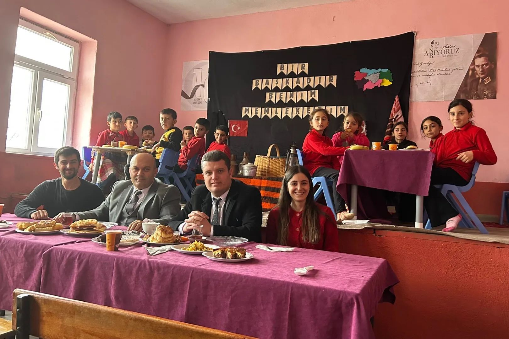 Ardanuç'un tek köy ilkokulunda 'yerli' coşku