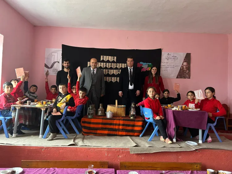 Ardanuç'un tek köy ilkokulunda 'yerli' coşku