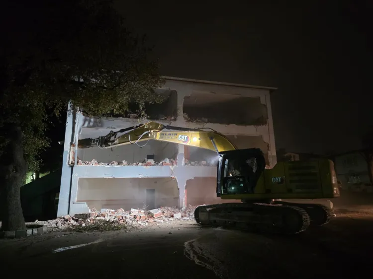 Bursa Hamitler'de 43 yıllık ortaokul yıkıldı... Yerine modern okul geliyor