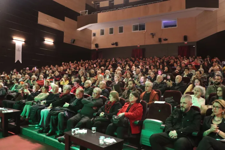 İstanbul Maltepe'de usta yorumcu Ruhi Su unutulmadı