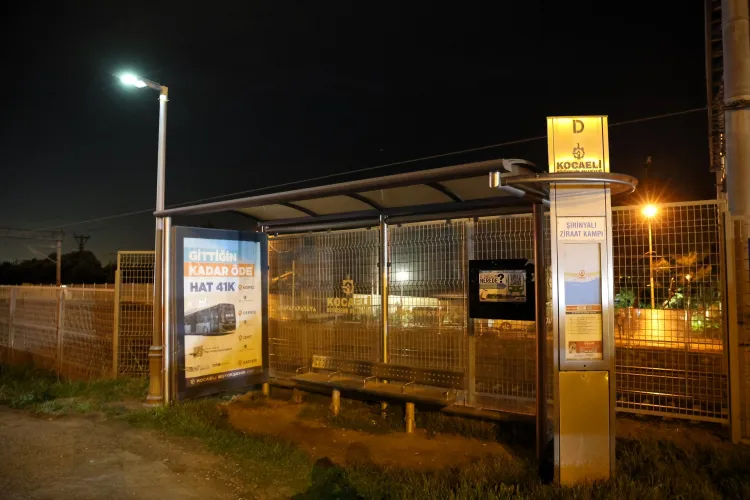 Kocaeli'de duraklara güneş enerjili aydınlatma çözümü