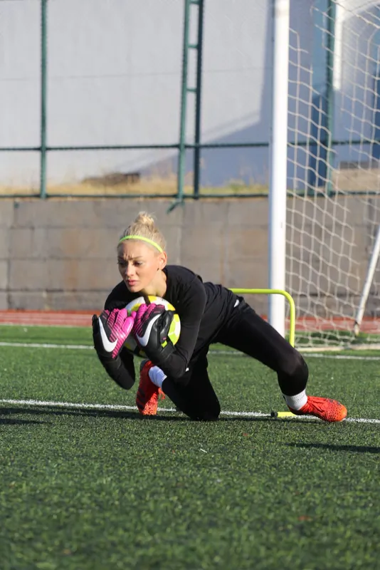 Nevide Çiçek’ten Siverek sonrası sessizlik:  Ayrılığın nedeni merak konusu 