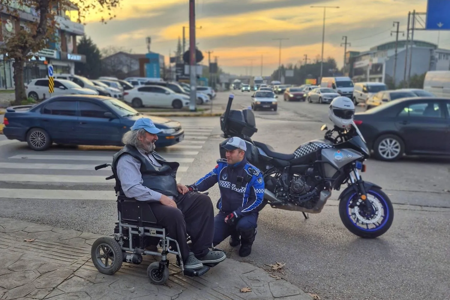 Kocaeli Zabıtası'ndan gönüllere dokunan hareket