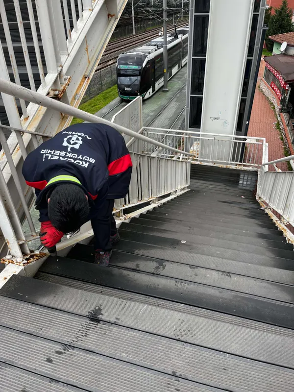 Kocaeli'de üst geçitler Büyükşehir’le güvenli