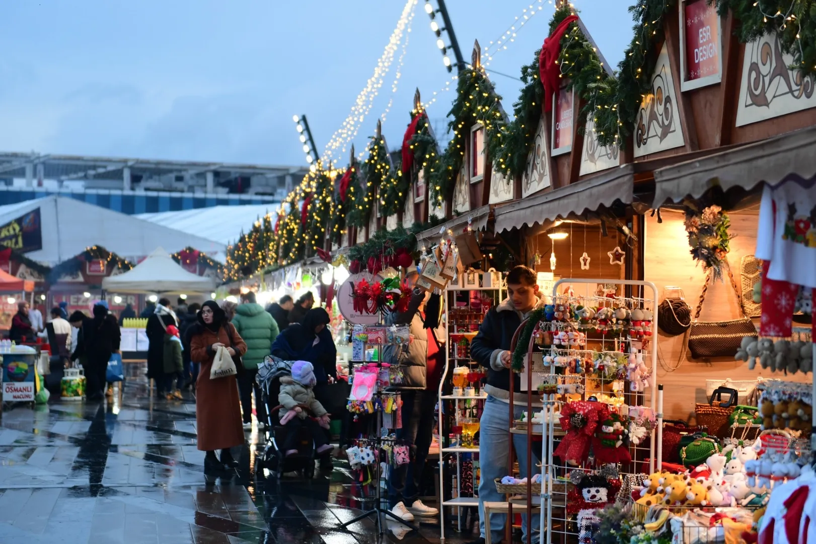 Bursa Osmangazi’de Yeni Yıl Festivali her yaştan vatandaşı buluşturuyor