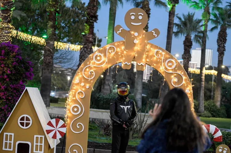 İzmir'de Kültürpark’a yeni yıl ruhu geldi