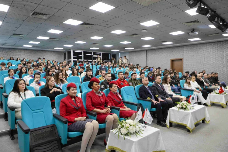 Konya'da Uluslararası Sivil Havacılık Günü Konferansı düzenlendi