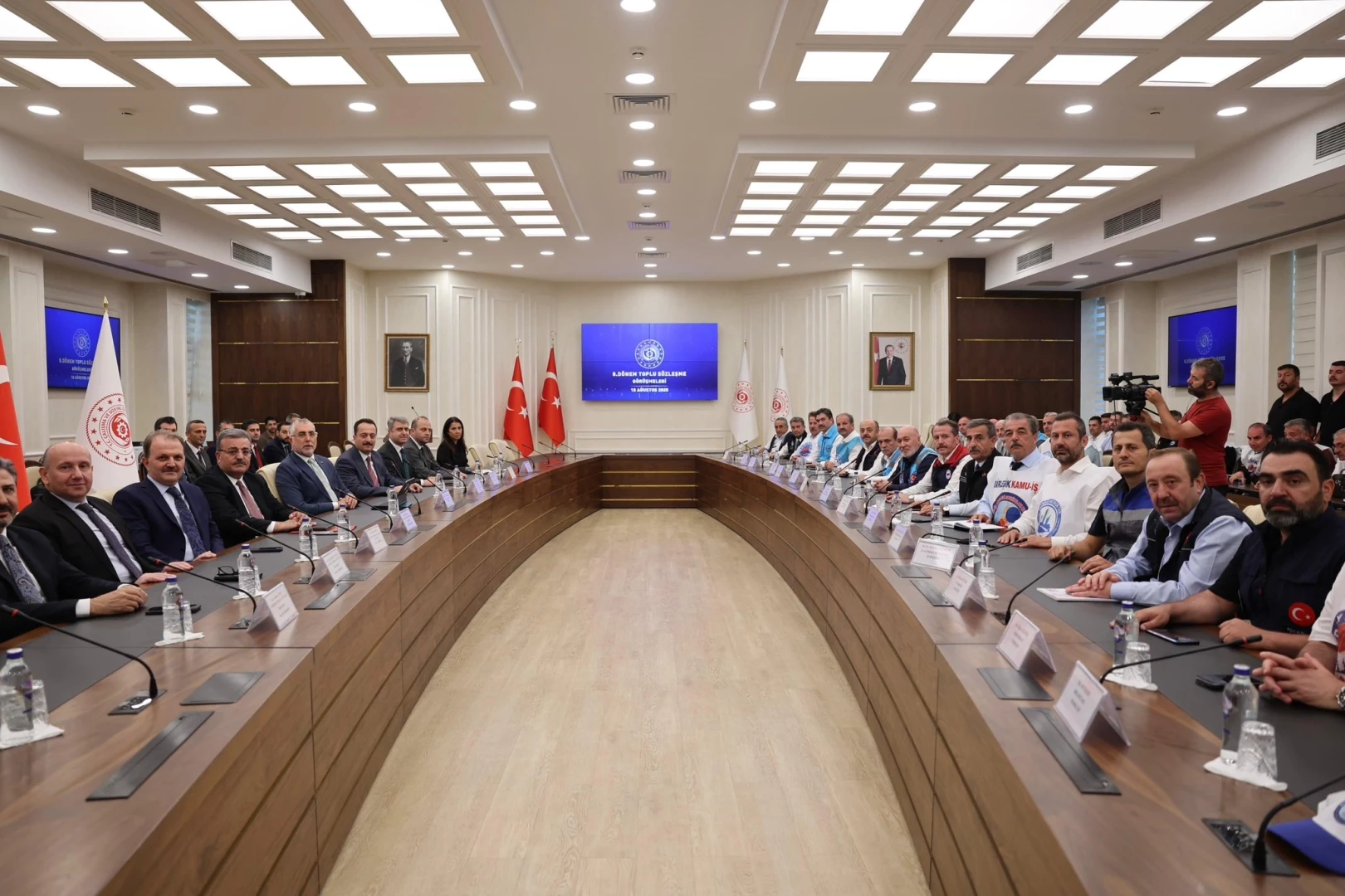 Hükümet son teklifini sundu!