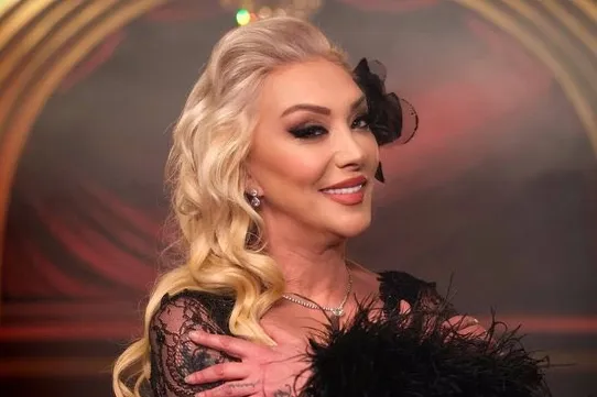 Sabahat Akkiraz'dan Güllü için hüzünlü veda: O güzel ses sustu