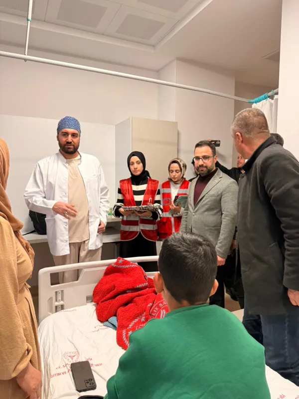 Mardin ÖNDER'den Eğitim ve Araştırma Hastanesi'ne moral ziyareti