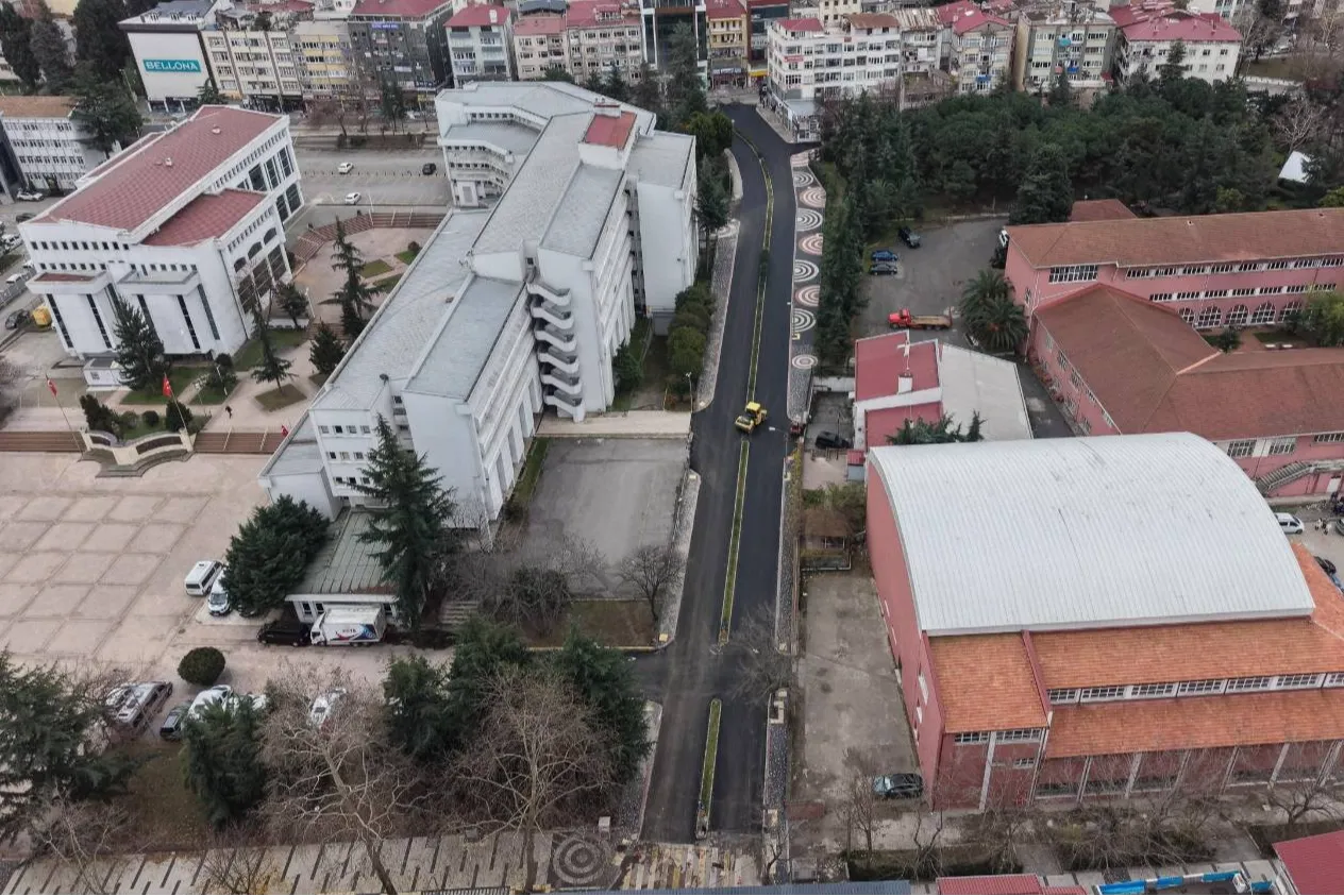 Trabzon Büyükşehir caddeleri yenilemeyi sürdürüyor 