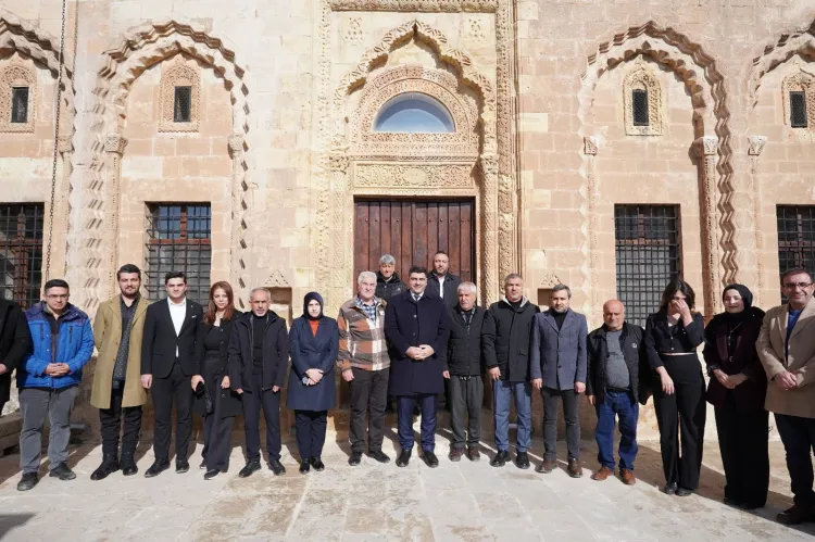 Mardin'de AK Parti İl Başkanı Üncü gazetecilerle buluştu