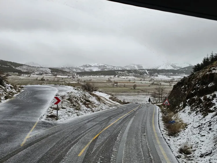 İzmir’in 6 ilçesinde karla mücadele