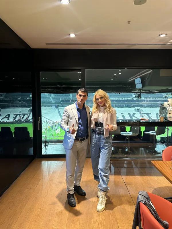 Nevide Çiçek’e Anlamlı Hediye! Özgür Subaşı’ndan İstanbul Gençlergücü forması