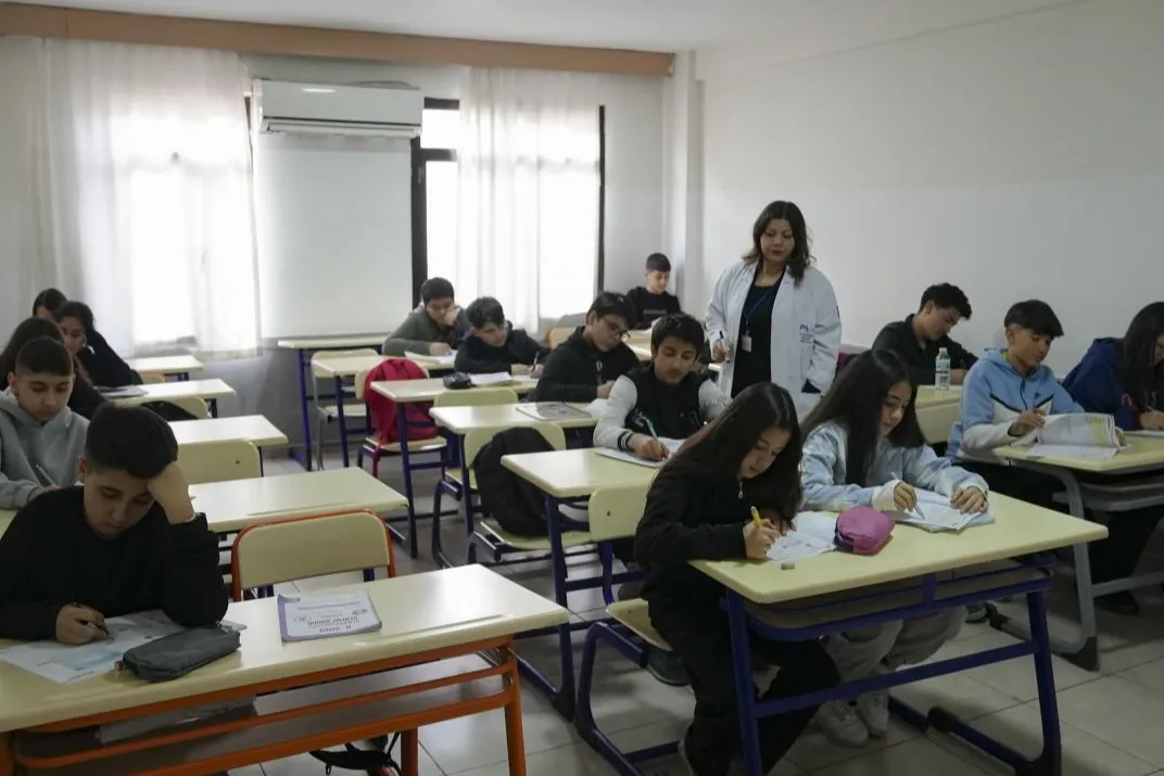 Mersin'de 8 bin 600 öğrenciye ücretsiz sınav desteği