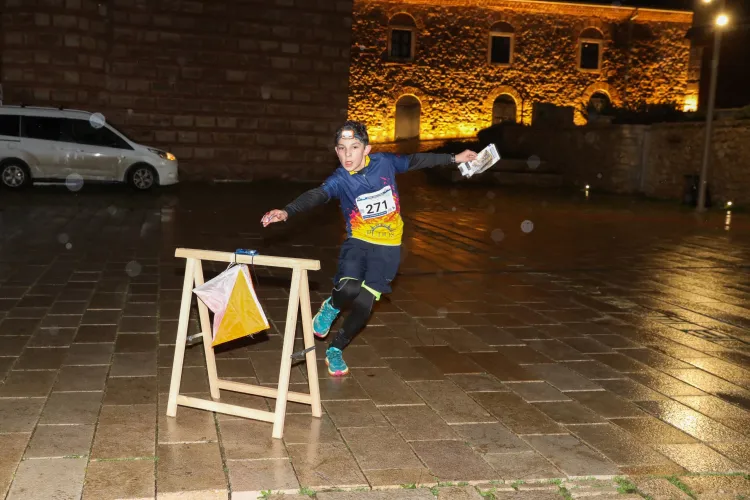 Bursa'da gece atmosferinde oryantiring