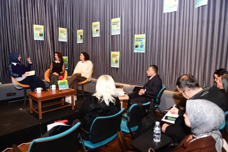 Bursa'da iki kız kardeş başarıya giden yolun sırrını Osmangazi’de anlattı