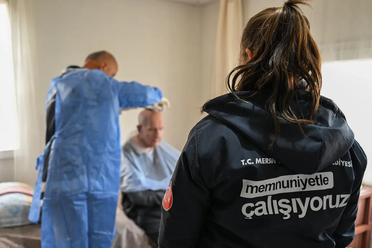 Mersin’de evde sağlık hizmeti vatandaşın yanında