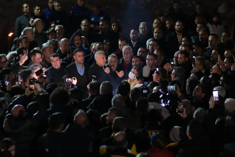 Tahliyesi ardından Adana’ya gelen Zeydan Karalar, deprem şehitlerini andı