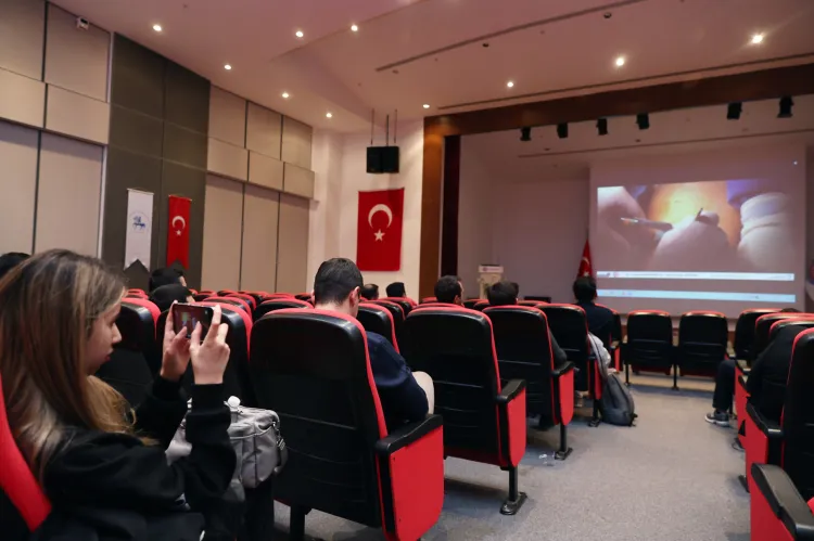 DEÜ’de menisküs cerrahisinde Türkiye’de bir ilk gerçekleşti