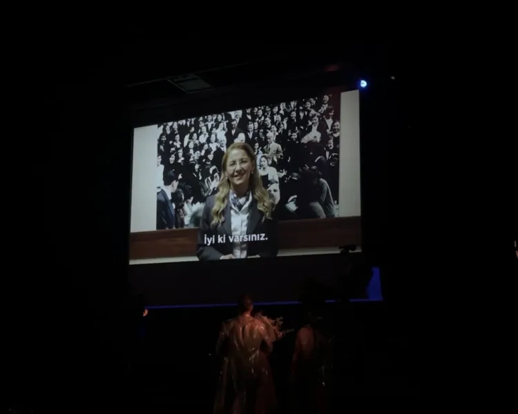 İstanbul Bakırköy Tiyatroları'nda 14 Mart'a özel oyun