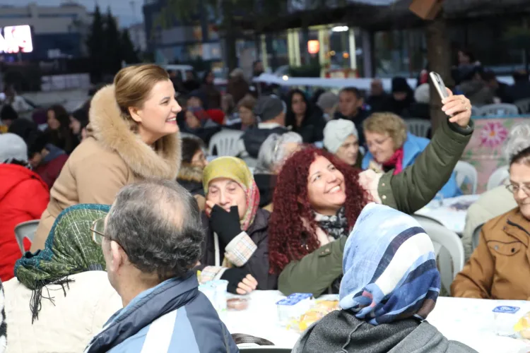 İzmit sofrasını bu kez Yahya Kaptan’la paylaştı