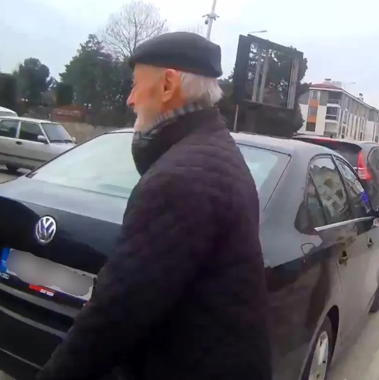 Düzce’de yaya geçidinde sürücü duyarsızlığı tepki çekiyor