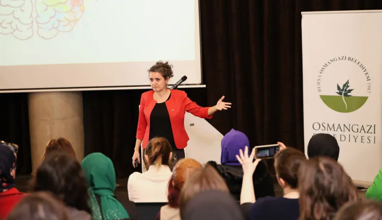 Beden dili ve kelimelerin gücü Bursa Osmangazi’de anlatıldı