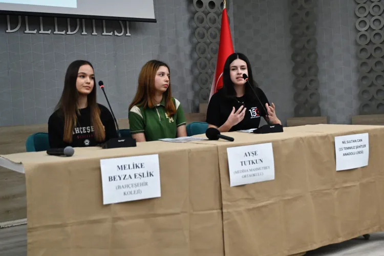 İzmirli gençler, uzmanlar ve STK temsilcileri suyun sürdürülebilirliği için buluştu