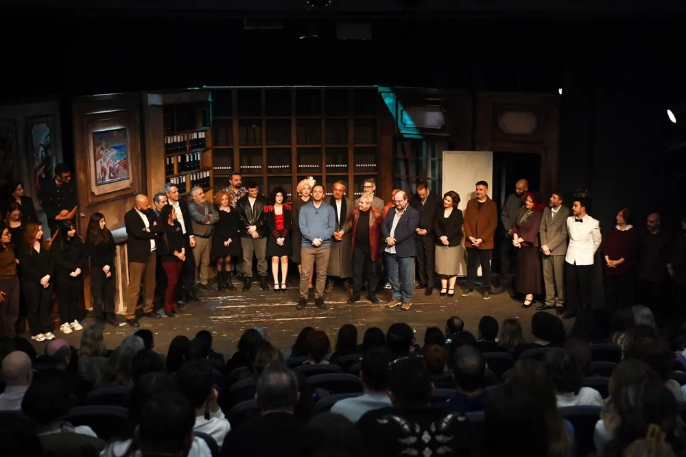 İzmir Bornova’da tiyatroya alkış