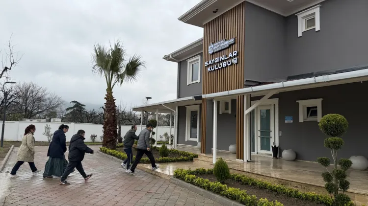 Saygınlar Gölcük'te kapılarını araladı