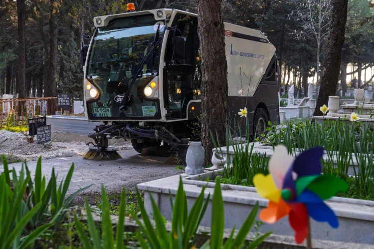 İzmir mezarlığına 70 futbol sahası büyüklüğünde yeni alan