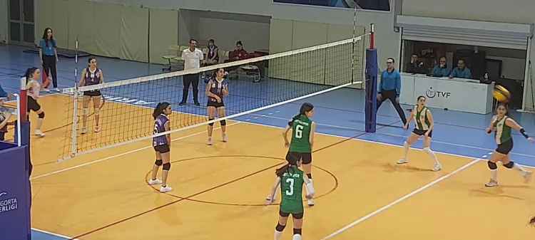 Artvin’in genç sultanlarından net galibiyet